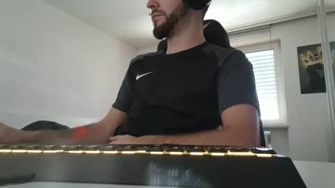 lukasschoetz online show from January 6, 12:31 pm