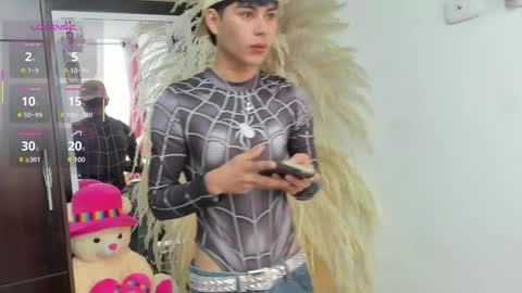 Snapshot of lukasstrong_ chatting on May 14, 5:42 pm Lukass online show from May 14, 5:42 pm