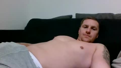 Snapshot of luke5t chatting on December 16, 6:02 pm luke5t online show from December 16, 6:02 pm