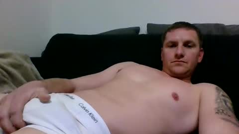 Snapshot of luke5t chatting on December 19, 4:14 pm luke5t online show from December 19, 4:14 pm