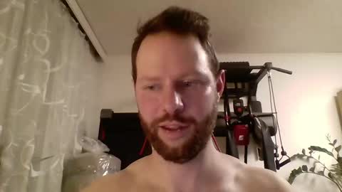 Snapshot of luke91_t chatting on February 24, 6:36 pm luke91_t online show from February 24, 6:36 pm