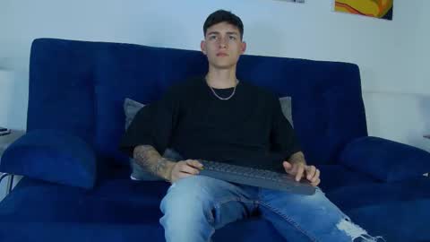 Snapshot of luke_savagge chatting on October 12, 4:44 am Luke online show from October 12, 4:44 am