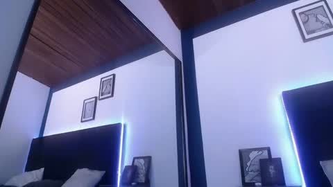 Snapshot of lukeaaron_ chatting on December 3, 9:33 am Luke online show from December 3, 9:33 am
