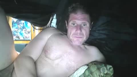 Snapshot of lukeewingxxx chatting on December 1, 4:40 pm DJ JAGGED online show from December 1, 4:40 pm