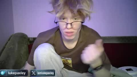 Snapshot of lukepaxley chatting on April 7, 4:18 pm Luke Paxley online show from April 7, 4:18 pm