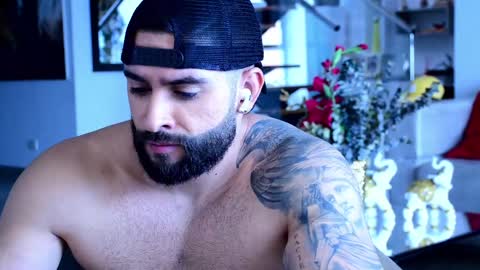 Lukhas f4f online show from February 7, 7:59 pm