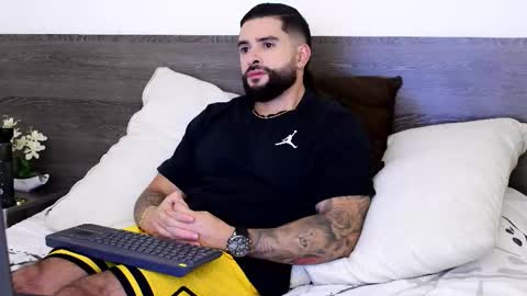 Lukhas f4f online show from October 23, 2:00 am