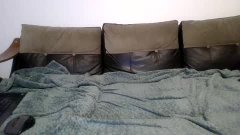 Snapshot of luksaa85 chatting on March 5, 11:27 pm luksaa85 online show from March 5, 11:27 pm