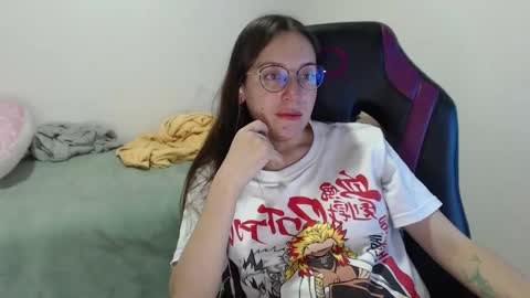 Snapshot of lula_05 chatting on December 9, 5:07 am Vicky online show from December 9, 5:07 am