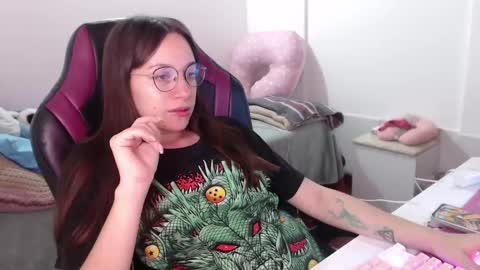 Snapshot of lula_05 chatting on December 19, 7:40 pm Vicky online show from December 19, 7:40 pm