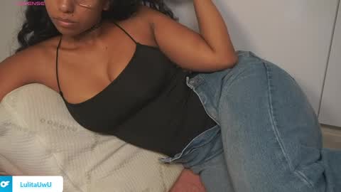 lulitauwu online show from April 1, 1:39 am