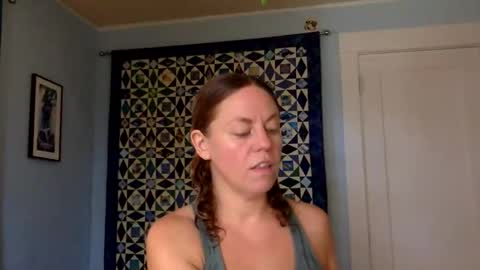Snapshot of lullabyofbroadway chatting on May 26, 4:58 pm lullabyofbroadway online show from May 26, 4:58 pm