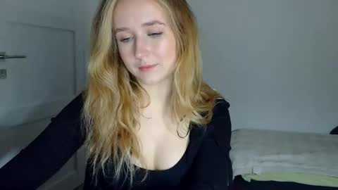 Lulu Baby18 online show from March 4, 9:10 pm