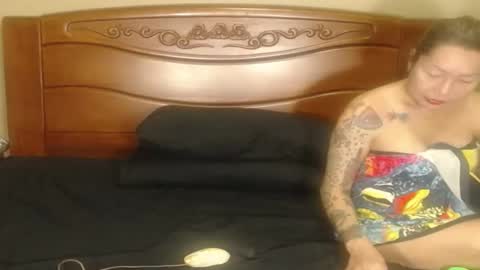 lulu_wild online show from February 25, 11:14 pm