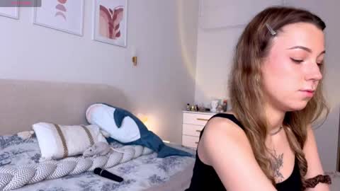 lulu berry online show from May 14, 2:40 am