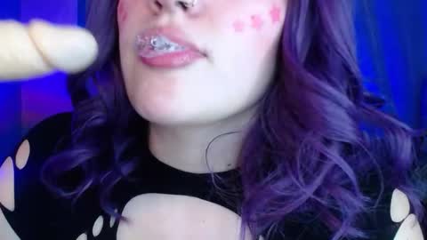 Snapshot of lulugh_ chatting on October 7, 7:33 pm lulu online show from October 7, 7:33 pm