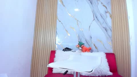 LULU online show from March 19, 1:48 pm