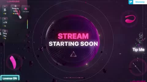 Snapshot of luluubloomm chatting on November 15, 8:05 pm Lulu online show from November 15, 8:05 pm