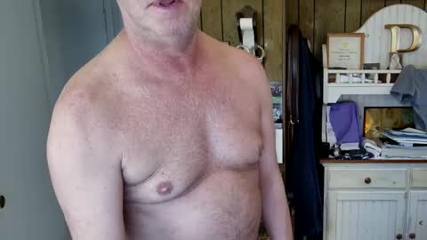 Snapshot of lumbercumer chatting on January 18, 6:53 pm lumbercumer online show from January 18, 6:53 pm