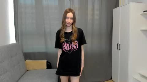 Snapshot of luminaya chatting on February 5, 7:35 am Naya online show from February 5, 7:35 am