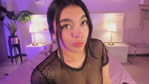 Snapshot of lummii_ chatting on July 1, 7:13 pm lummii_ online show from July 1, 7:13 pm
