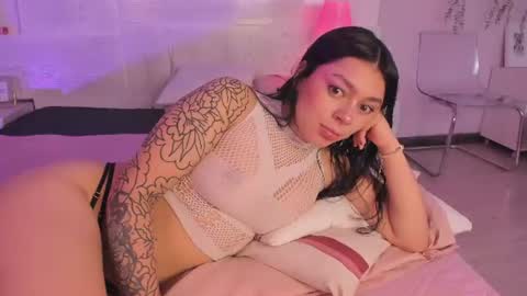 Snapshot of lummii_ chatting on July 4, 5:30 pm lummii_ online show from July 4, 5:30 pm