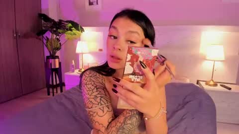 Snapshot of lummii_ chatting on July 16, 7:42 pm lummii_ online show from July 16, 7:42 pm