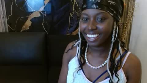 luna253951 online show from May 18, 7:20 pm