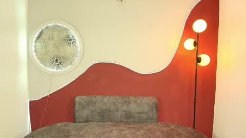 Snapshot of luna__velvet chatting on February 18, 1:29 pm luna__velvet online show from February 18, 1:29 pm