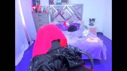 luna_analya online show from January 17, 1:49 pm