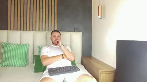 Snapshot of luna_and_jackson_ chatting on May 23, 3:01 am Luna Jackson online show from May 23, 3:01 am