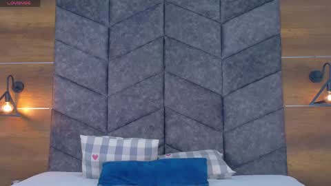 Snapshot of luna_and_jackson_ chatting on May 28, 2:53 am Luna Jackson online show from May 28, 2:53 am
