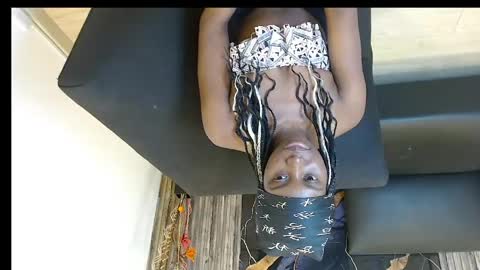 luna_bella882689 online show from May 25, 6:58 pm