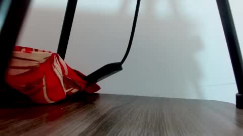 luna_bella882689 online show from May 30, 1:30 pm