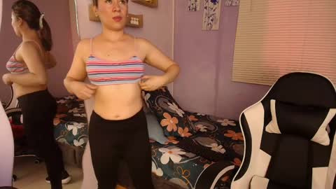 Snapshot of luna_desiree chatting on April 20, 7:48 pm luna_desiree online show from April 20, 7:48 pm