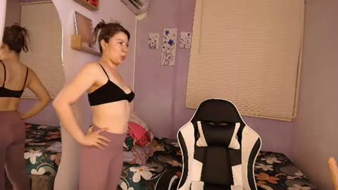 Snapshot of luna_desiree chatting on July 8, 10:14 pm luna_desiree online show from July 8, 10:14 pm