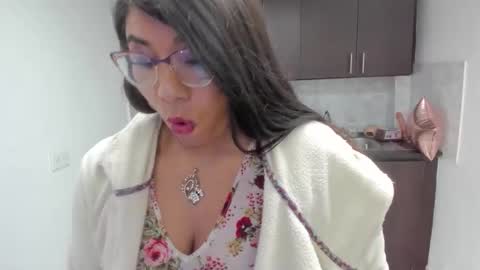 luna  online show from February 3, 11:15 am