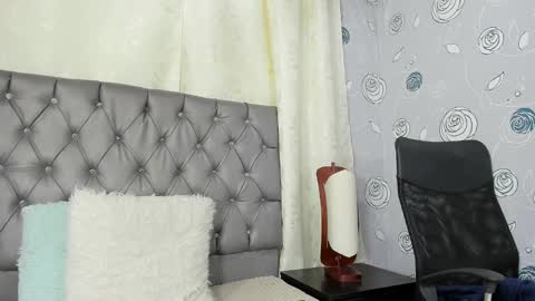 Luna Eva online show from March 11, 5:57 pm