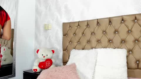 Luna Eva online show from September 9, 1:21 pm