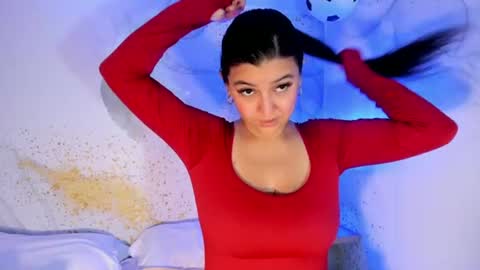 luna_ferrari online show from July 15, 2:00 pm