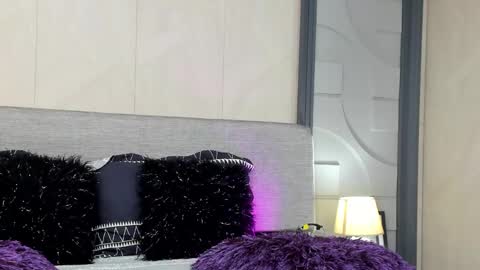 Snapshot of luna_fioree chatting on December 22, 9:53 pm  Luna Fioree  online show from December 22, 9:53 pm