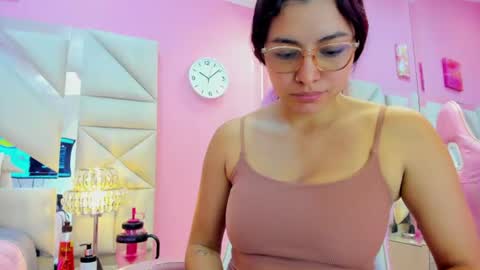 luna_hix online show from July 15, 12:10 pm