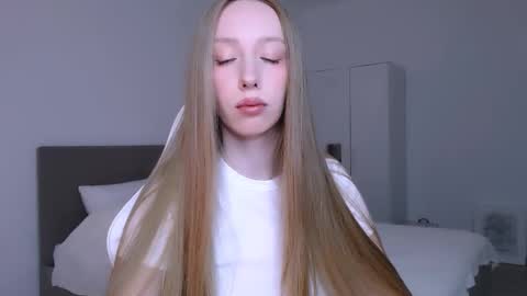 Luna online show from March 29, 8:20 pm