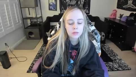 Luna online show from February 5, 4:44 pm