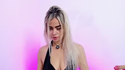 Snapshot of luna_marquez_ chatting on July 21, 7:05 pm Luna Marquez online show from July 21, 7:05 pm