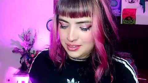 Snapshot of luna_ray420 chatting on December 2, 10:01 pm MISS LUNA online show from December 2, 10:01 pm