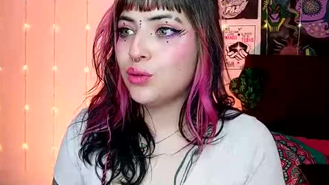 Snapshot of luna_ray420 chatting on December 15, 12:07 am MISS LUNA online show from December 15, 12:07 am