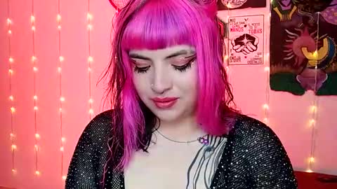 Snapshot of luna_ray420 chatting on January 13, 12:19 am MISS LUNA online show from January 13, 12:19 am