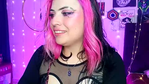 Snapshot of luna_ray420 chatting on February 3, 3:53 am MISS LUNA online show from February 3, 3:53 am