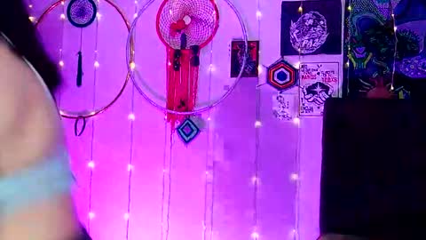 Snapshot of luna_ray420 chatting on February 7, 12:09 am MISS LUNA online show from February 7, 12:09 am